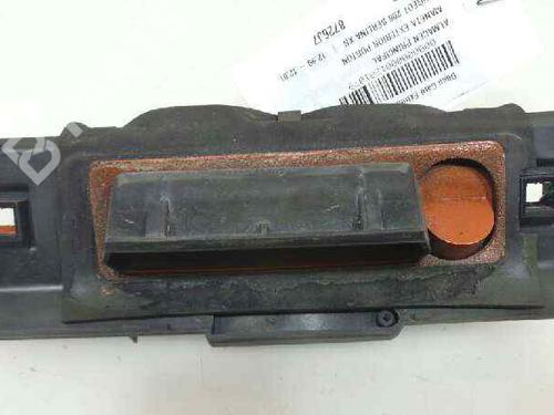 Used Tailgate handle Tailgate handle PEUGEOT 206 Hatchback (2A/C) 2.0 HDI 90 (90 hp) 6789721 6789721