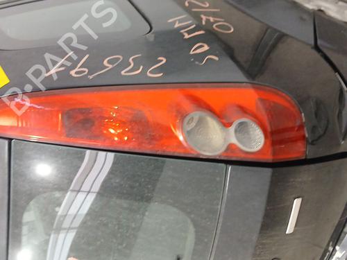Used Right taillight FORD FIESTA V (JH_, JD_) 1.4 TDCi (68 hp) 28213888