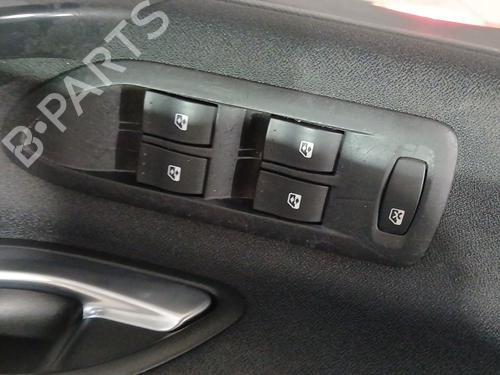 Used Left front window switch RENAULT LAGUNA II (BG0/1_) 2.0 16V (BG00, BG0K, BG0P, BG0W) (135 hp) 30933711