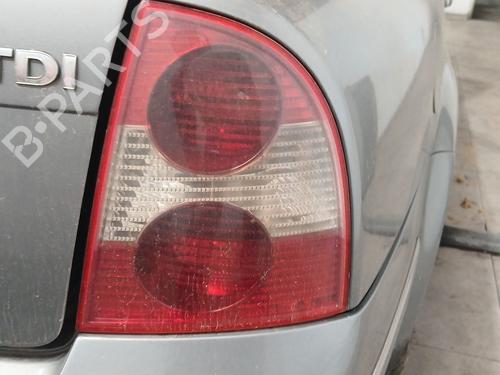 Høyre baklys VW PASSAT B5.5 (3B3) 1.9 TDI (101 hp) 28073747