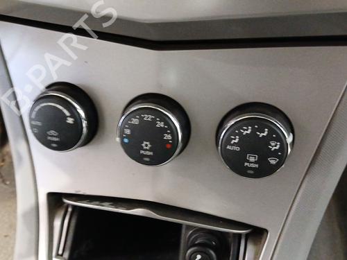Used Climate control Climate control CHRYSLER SEBRING (JS) 2.0 CRD (140 hp) 33557583 33557583
