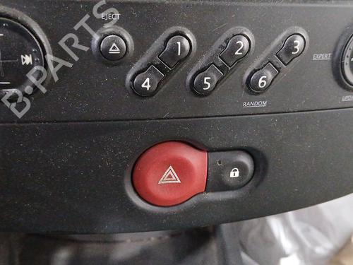 Bouton de warning RENAULT CLIO III (BR0/1, CR0/1) 1.2 16V (BR02, BR0J, BR11, CR02, CR0J, CR11) (75 hp) 31980628