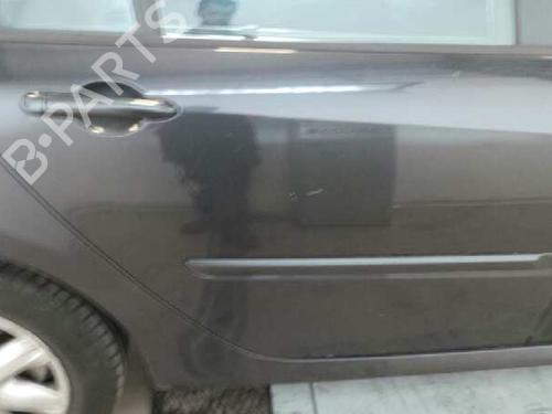 Used Right rear door RENAULT LAGUNA III Grandtour (KT0/1) 2.0 dCi (KT07, KT0J, KT14, KT1A, KT1S) (131 hp) 4656117