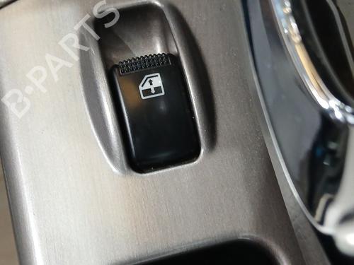 Used Right front window switch Right front window switch 37031004 37031004