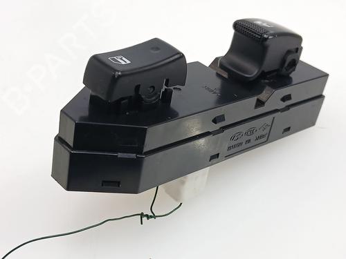 Right front window switch KIA SPORTAGE II (JE_, KM_) 2.0 i 16V | BP24627680I26 