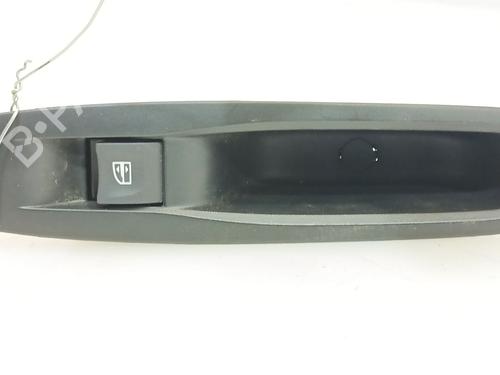 Used Right rear window switch RENAULT MEGANE IV Hatchback (B9A/M/N_) 1.2 TCe 100 (B9MS) (100 hp) 26182646
