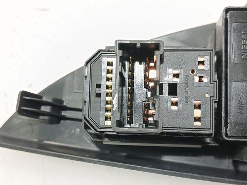 Left front window switch NISSAN PULSAR Hatchback (C13) 1.2 DIG-T | BP32110243I27 