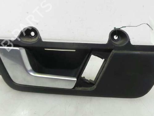 Venstre fortil invendig håndtag AUDI A4 B6 Avant (8E5) 1.9 TDI (130 hp) 4502025