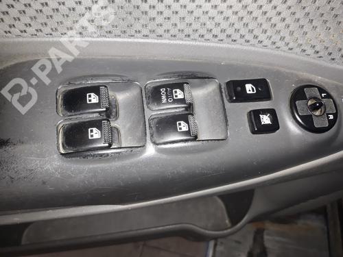 left-front-window-switch-hyundai-tucson-jm-20-crdi-935702e200-2004-2005-2006-2007-2008-2009-2010-2011-2012-2013-2014-2015-2016-2017-2018-2019-8496200 main image