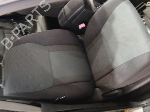 Used Right front seat TOYOTA RAV 4 II (_A2_) 2.0 D 4WD (CLA20_, CLA21_, CLA20R, CLA21R) (116 hp) 29854041