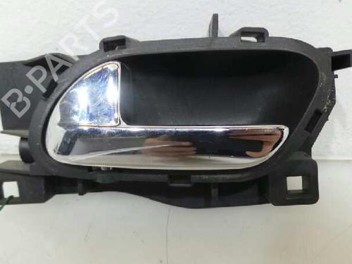 Used Front left interior door handle PEUGEOT 407 (6D_) 2.0 HDi 135 (6DRHRH, 6DRHRE, 6DRHRG, 6DRHRJ) (136 hp) 4465510