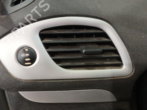 Używane Kratka nawiewu RENAULT GRAND SCÉNIC III (JZ0/1_) 1.5 dCi (JZ09, JZ0D, JZ10, JZ14, JZ1G, JZ29, JZ2C) (110 hp) 30889724