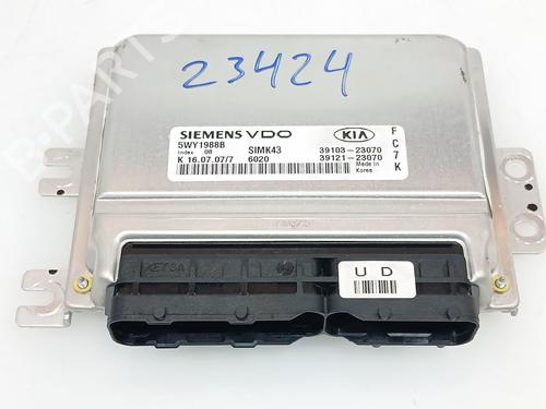 Used Engine control unit (ECU) KIA SPORTAGE II (JE_, KM_) 2.0 i 16V (141 hp) 29123967