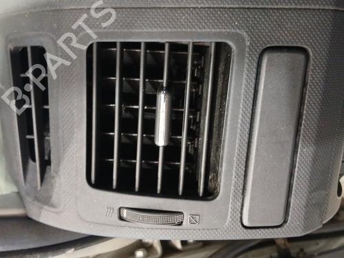 Luftventilen TOYOTA AURIS (_E15_) 1.4 D-4D (NDE150_, NDE150R) (90 hp) 30899052