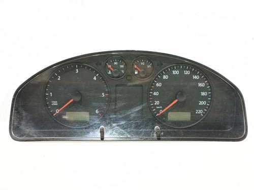 Used Instrument cluster VW TRANSPORTER T5 Bus (7HB, 7HJ, 7EB, 7EJ) 2.5 TDI (130 hp) 30335388