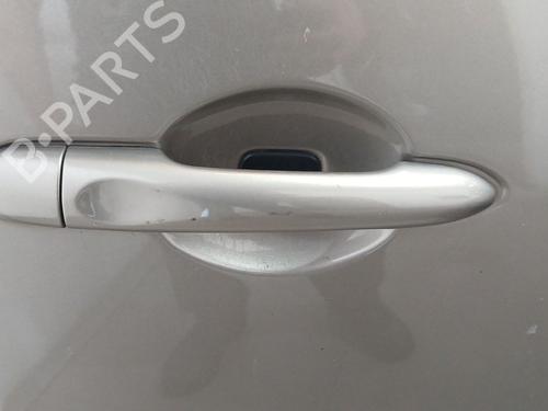 Poignée extérieure avant droite RENAULT GRAND SCÉNIC III (JZ0/1_) 1.5 dCi (JZ09, JZ0D, JZ10, JZ14, JZ1G, JZ29, JZ2C) (110 hp) 30889700