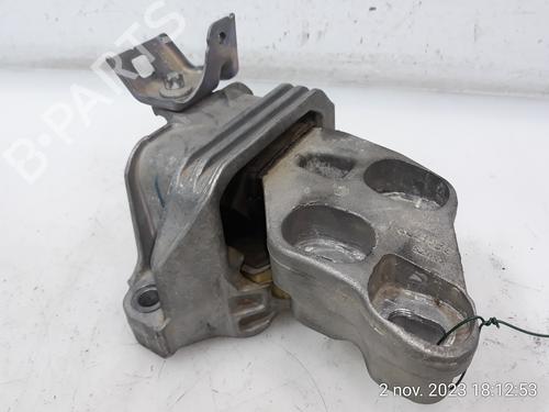 Used Engine mount MERCEDES-BENZ GLA-CLASS (X156) GLA 200 CDI / d (156.908) (136 hp) 15833835