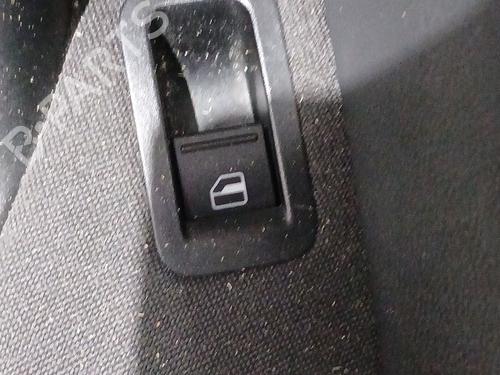 Used Right rear window switch Right rear window switch VW POLO V (6R1, 6C1) 1.2 TDI (75 hp) 36561895 36561895