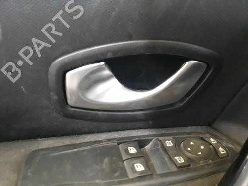 Used Front left interior door handle RENAULT LAGUNA Coupe (DT0/1) 2.0 dCi (DT01, DT08, DT09, DT0K, DT12, DT1C, DT1D, DT1M,... (150 hp) 10646619
