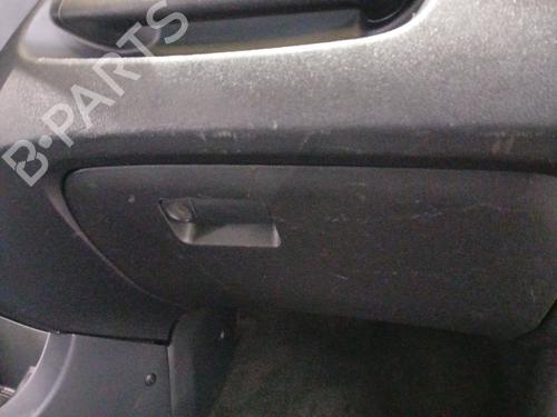 Used Glove box KIA SPORTAGE II (JE_, KM_) 2.0 i 16V (141 hp) 24627678
