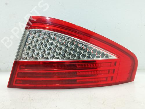 Used Right taillight FORD MONDEO IV (BA7) 2.0 TDCi (140 hp) 30298657