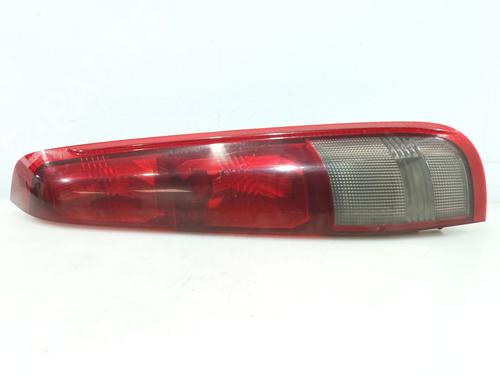 Used Right taillight NISSAN X-TRAIL I (T30) 2.2 dCi 4x4 (136 hp) 31828892