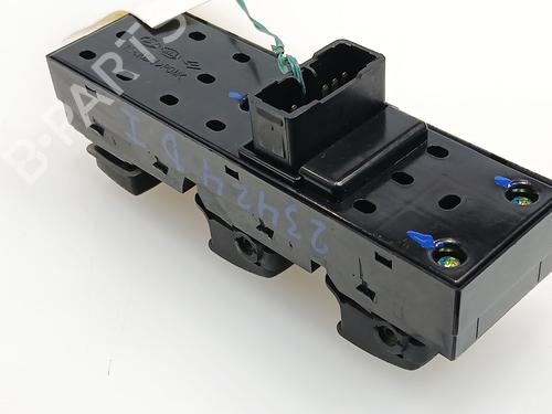 Left front window switch KIA SPORTAGE II (JE_, KM_) 2.0 i 16V | BP24627681I27 
