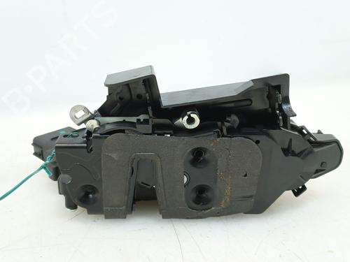 Venstre fortil lås VOLVO XC70 II (136) D5 AWD (185 hp) 31131514