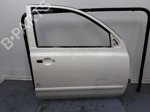 Used Right front door NISSAN MICRA III (K12) 1.4 16V (88 hp) 11044136