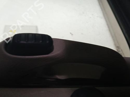 Używane Klamka wewnętrzna drzwi tylnych prawych PEUGEOT PARTNER Box Body/MPV (5_, G_) 2.0 HDi (90 hp) 30873191