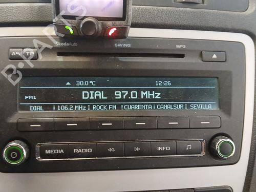 Used Radio Radio SKODA OCTAVIA II (1Z3) 1.6 TDI (105 hp) 40080764 40080764