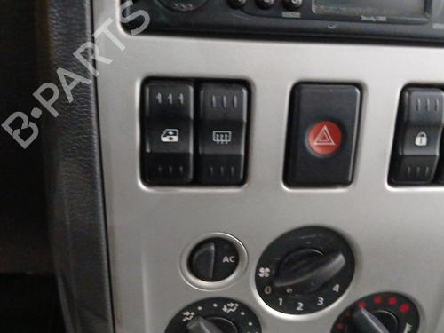 venstre-foran-elrute-bryter-dacia-logan-ls_-2004-32686780 main image