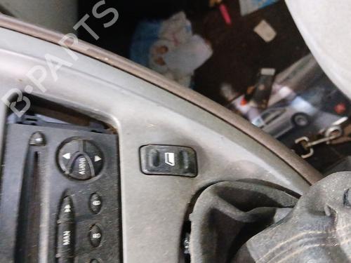 Interrupteur de vitre avant droite CITROËN XSARA PICASSO (N68) 2.0 HDi (90 hp) 28189723