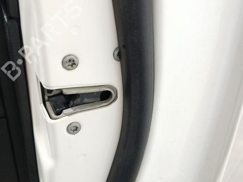 Used Front right lock FIAT FREEMONT (345_) 2.0 JTD 4x4 (170 hp) 29823160