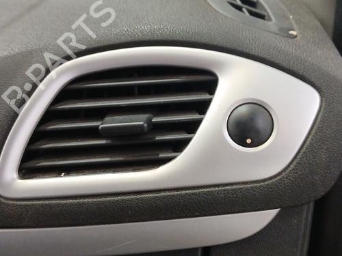 Używane Kratka nawiewu RENAULT GRAND SCÉNIC III (JZ0/1_) 1.5 dCi (JZ09, JZ0D, JZ10, JZ14, JZ1G, JZ29, JZ2C) (110 hp) 30889723