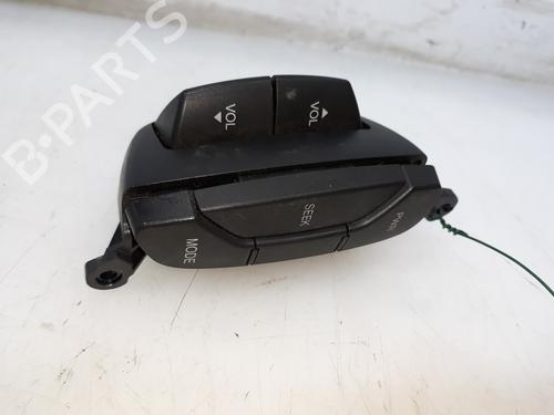 Used Steering wheel controls CHEVROLET CAPTIVA (C100, C140) 2.0 D 4WD (150 hp) 13625286