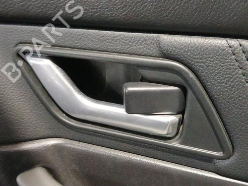 Højre bagtil invendig håndtag Højre bagtil invendig håndtag LAND ROVER RANGE ROVER SPORT I (L320) 2.7 D 4x4 (190 hp) 36775419 36775419