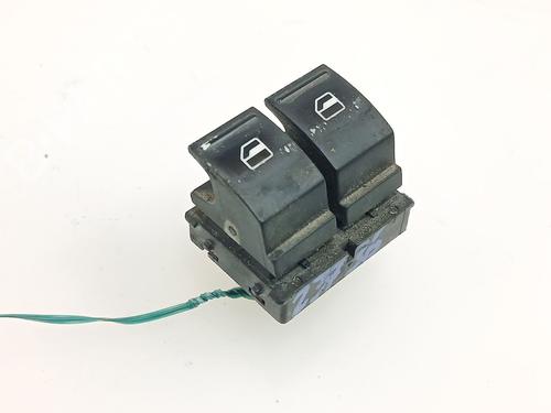 Venstre fortil elrude kontakt VW GOLF V (1K1) 1.9 TDI (105 hp) 28602565