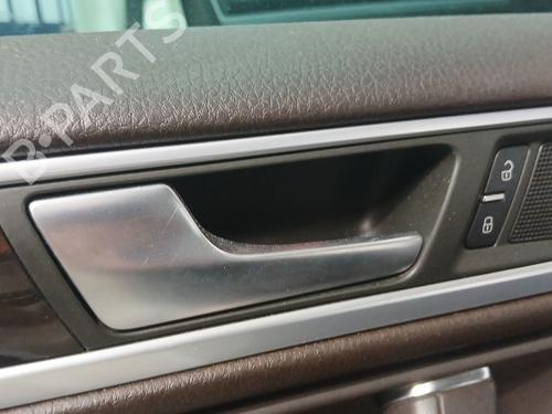 Venstre bak invendig håndtak VW TOUAREG (7P5, 7P6) 4.2 V8 TDI (340 hp) 30872750