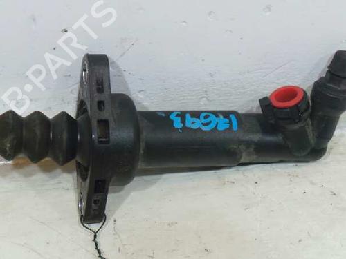 Used Clutch slave cylinder VW TRANSPORTER T4 Van (70A, 70H, 7DA, 7DH) 2.5 TDI (88 hp) 14145288