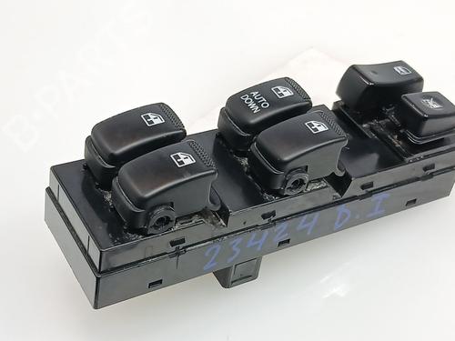 Used Left front window switch KIA SPORTAGE II (JE_, KM_) 2.0 i 16V (141 hp) 24627681