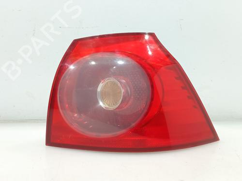 Używane Lampa tylna prawa VW GOLF V (1K1) 1.9 TDI (105 hp) 29888366