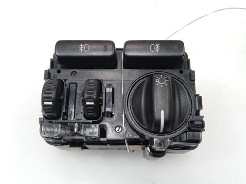 Used Headlight switch VOLVO XC90 I (275) D5 AWD (163 hp) 21064378