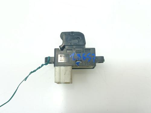 right-front-window-switch-subaru-forester-sh_-2007-32213360 main image