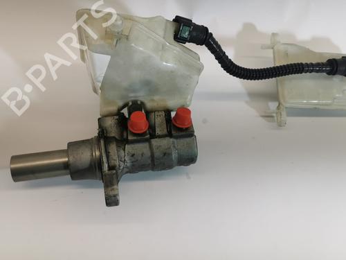 Used Brake master cylinder Brake master cylinder PEUGEOT 308 II (LB_, LP_, LW_, LH_, L3_) 1.2 THP 130 (131 hp) 8942307 8942307