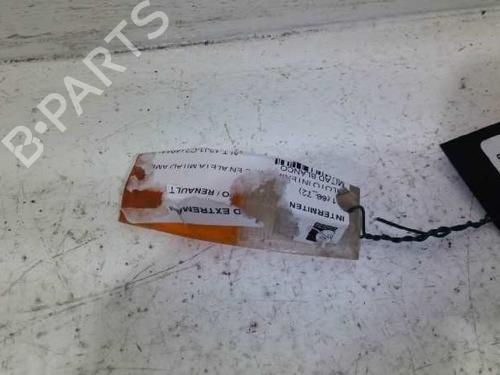Used Right front indicator RENAULT 10 (119_) [1966-1972]  21772218