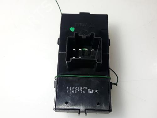 Right front window switch CHEVROLET MALIBU (V300) 2.0 D | BP19096051I26 
