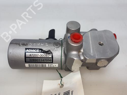 Used Brake master cylinder LEXUS IS III (_E3_) 300h (AVE30_, AVE30R) (223 hp) 16121292