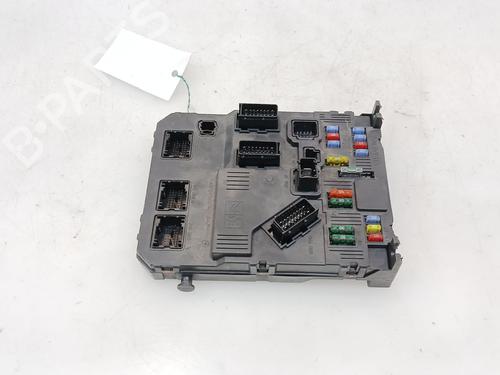 Used Fuse box Fuse box 36917619 36917619
