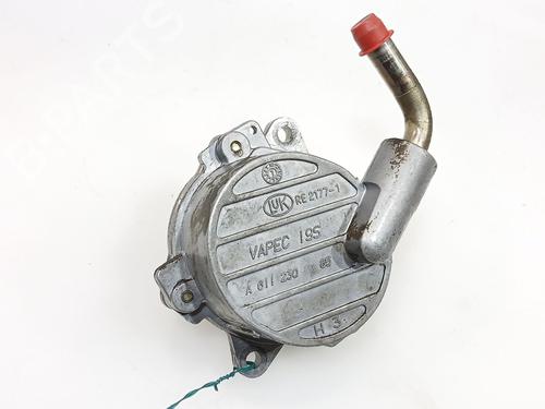 Used Vacuum pump MERCEDES-BENZ VITO Bus (W638) 108 CDI 2.2 (638.194) (82 hp) 27996954